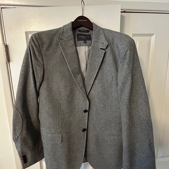 NWOT - Banana Republic Gray Italian Fabric Blazer With Elbow Patches | Size 42R - Picture 3 of 5